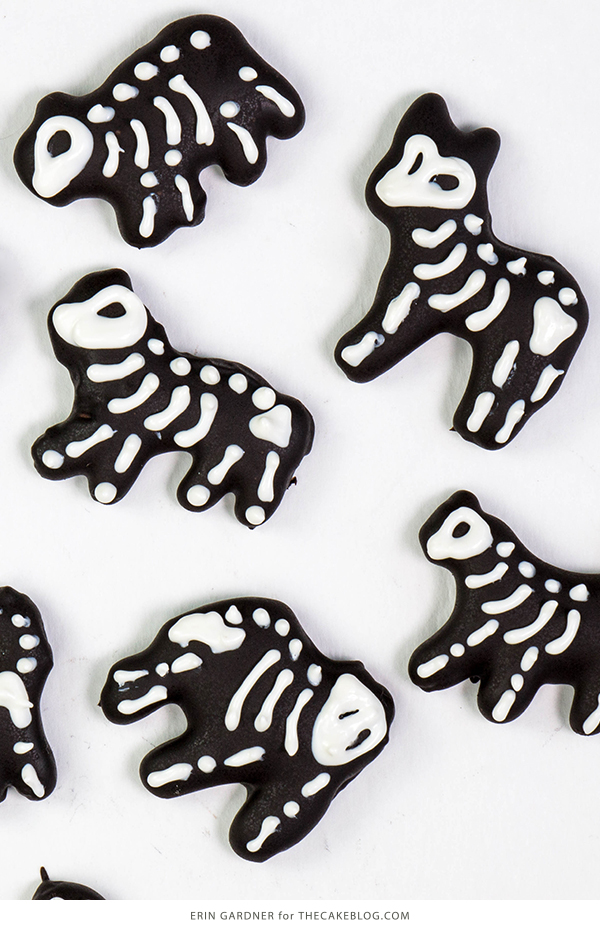 Animal Skeleton Cake made with animal crackers | by Erin Gardner for TheCakeBlog.com