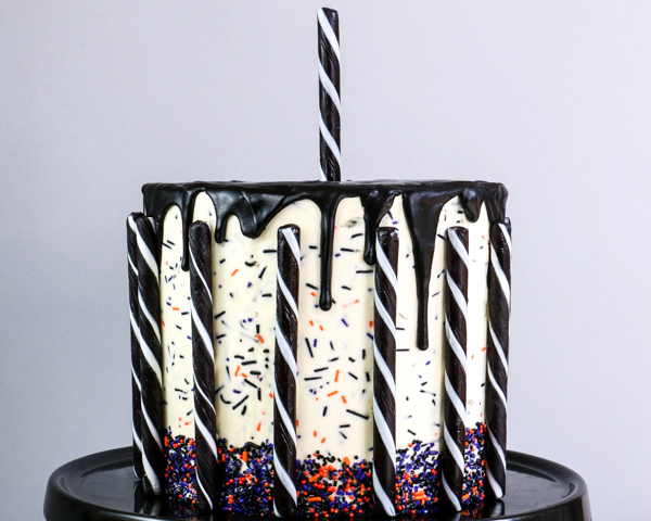 Animal Skeleton Cake made with animal crackers | by Erin Gardner for TheCakeBlog.com