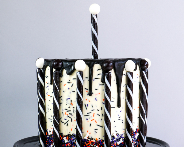 Animal Skeleton Cake made with animal crackers | by Erin Gardner for TheCakeBlog.com