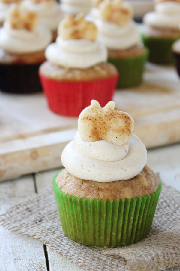 Apple Pie Cupcakes with Brown Sugar Cinnamon Frosting | by Lauren Kapeluck for TheCakeBlog.com