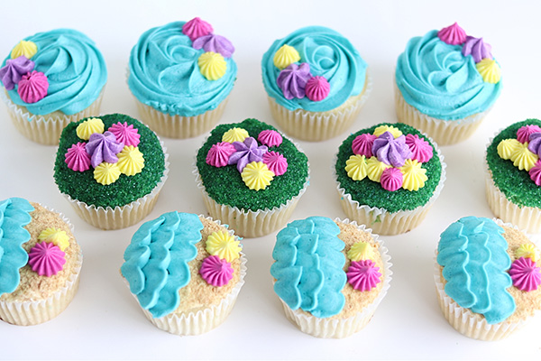 Beach Cupcakes | by Whitney DePaoli for TheCakeBlog.com