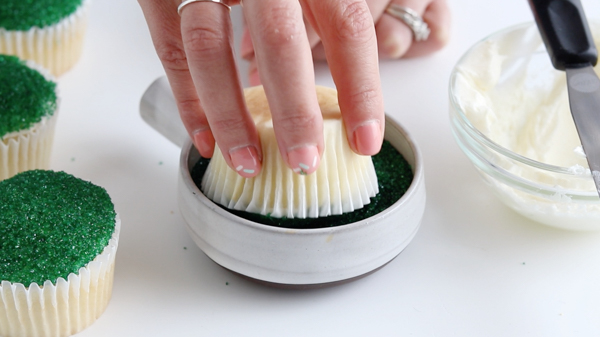 Beach Cupcakes | by Whitney DePaoli for TheCakeBlog.com