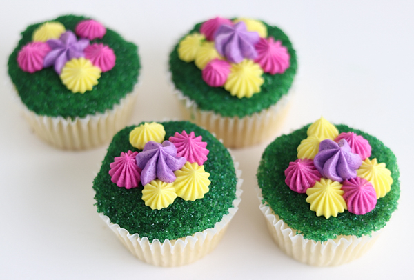 Beach Cupcakes | by Whitney DePaoli for TheCakeBlog.com