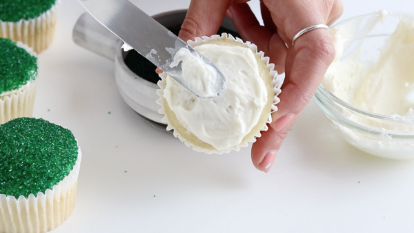 Beach Cupcakes | by Whitney DePaoli for TheCakeBlog.com