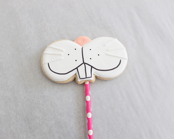 Bunny Face Cookies - how to make sugar cookie pops decorated with adorable bunny faces for Easter | by ellenJAY for TheCakeBlog.com