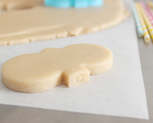 Bunny Face Cookies - how to make sugar cookie pops decorated with adorable bunny faces for Easter | by ellenJAY for TheCakeBlog.com