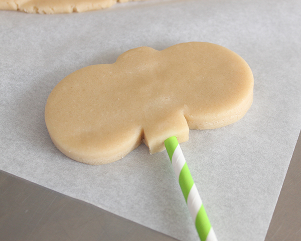 Bunny Face Cookies - how to make sugar cookie pops decorated with adorable bunny faces for Easter | by ellenJAY for TheCakeBlog.com