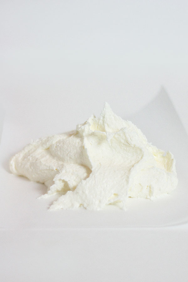 Mixing Up the Perfect Cake | Exactly how long to mix butter and sugar? | Baking Science article by Summer Stone for TheCakeBlog.com 