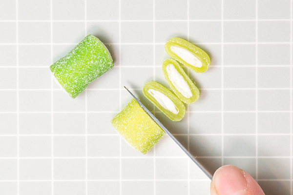 Candy Succulent Cake - how to make a succulent cake with edible candy succulents | by Erin Gardner for TheCakeBlog.com