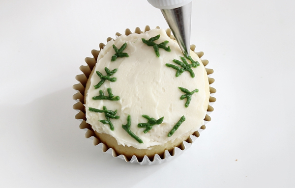 Christmas Wreath Cupcakes | by Whitney DePaoli for TheCakeBlog.com