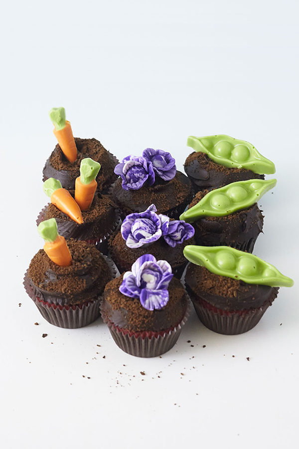 Garden Cupcakes - learn how to make these spring garden themed cupcakes | by Cakegirls for TheCakeBlog.com