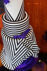 Glittery Glam Halloween Cake | by Intricate Icings for TheCakeBlog.com