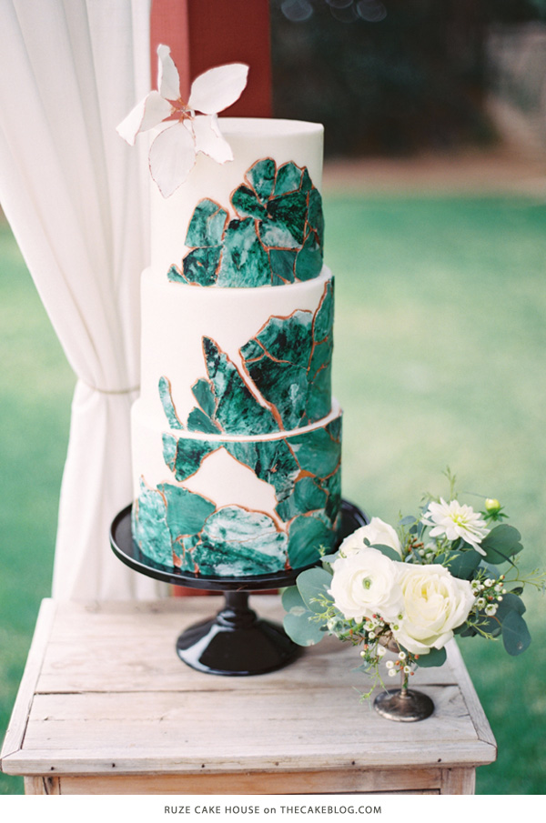 10 Gorgeously Green Cakes  | including this design by Ruze Cake House   | on TheCakeBlog.com