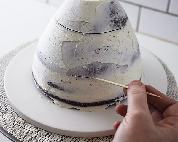 Winter Hat Cake - learn how to make this cozy cake that looks just like a knitted hat | by Cakegirls for TheCakeBlog.com