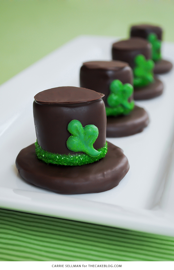 Leprechaun Hat S’mores - a festive St. Patrick’s day treat that the kids will love | Carrie Sellman for TheCakeBlog.com