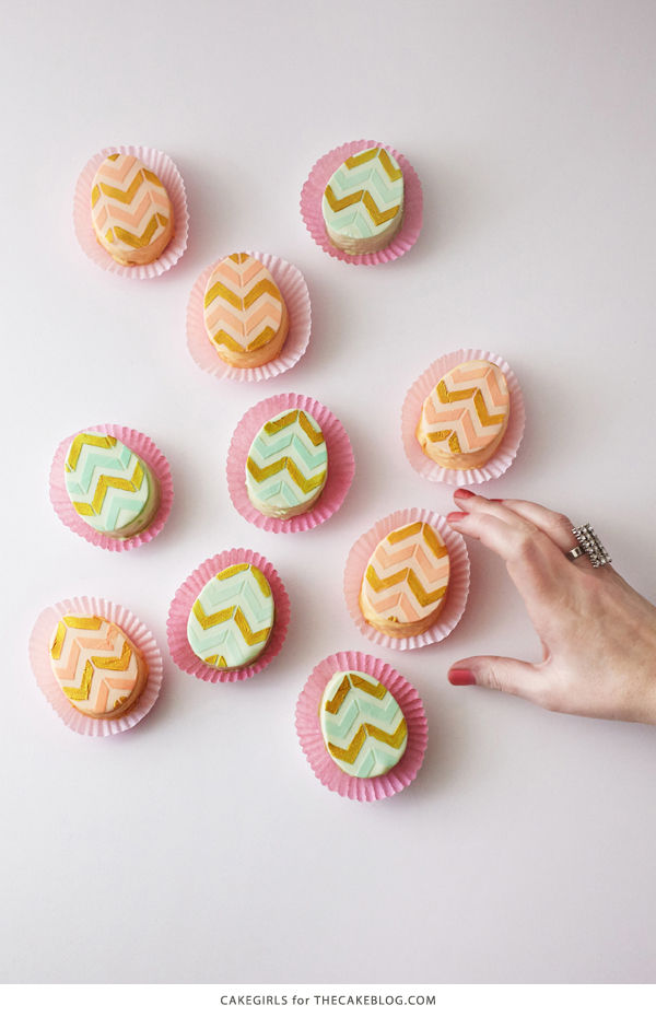 Mini Easter Egg Cakes | by Cakegirls for TheCakeBlog.com