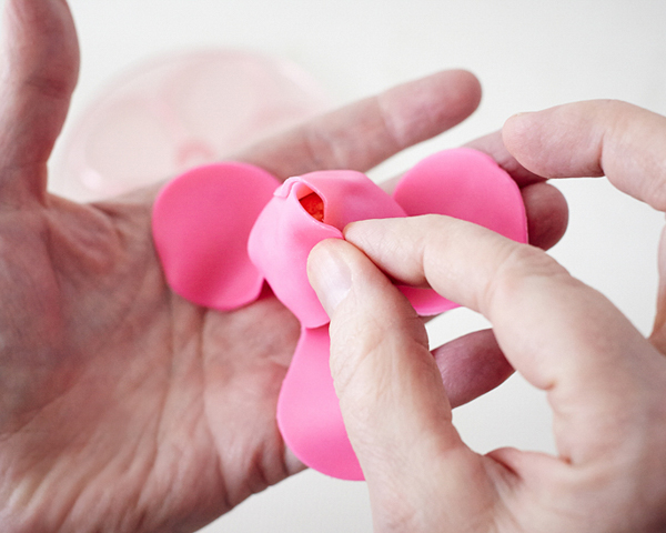 DIY Rose Cake Pops, an adorable dessert for Valentine's Day, Mother's Day and bridal showers | by Cakegirls for TheCakeBlog.com