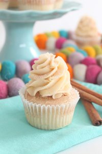 Snickerdoodle Cupcakes - cinnamon sugar cupcakes topped with delicious brown sugar buttercream. A holiday cupcake recipe inspired by the classic Christmas cookie | by ellenJAY for TheCakeBlog.com