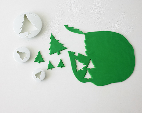 Snow Globe Cookies - decorated sugar cookies for the holidays | by Cakegirls for TheCakeBlog.com