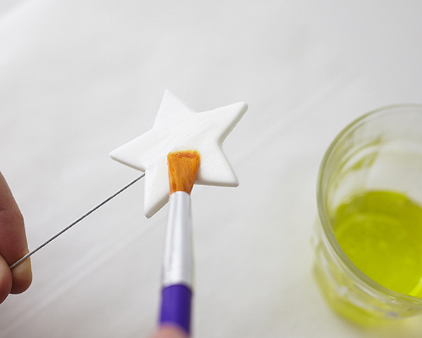 How to make glittery, star shaped cake toppers on wire. An easy cake decoration that can be made in advance | by Cakegirls for TheCakeBlog.com