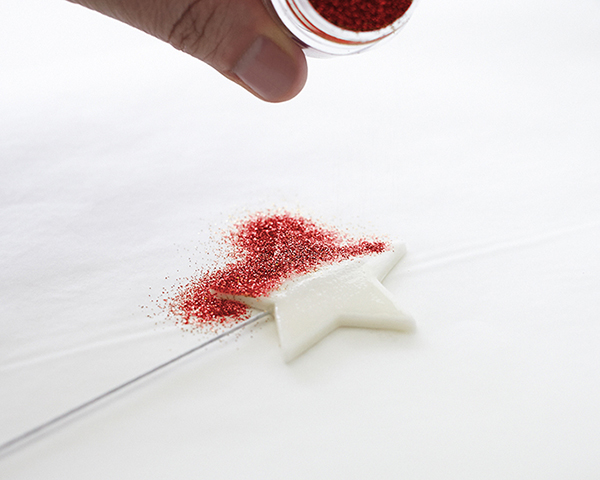 How to make glittery, star shaped cake toppers on wire. An easy cake decoration that can be made in advance | by Cakegirls for TheCakeBlog.com