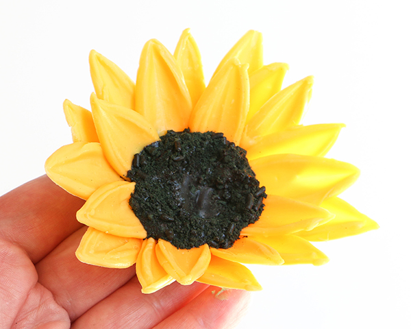 Sunflower Cake - how to make gorgeous sunflower cake decorations using melted chocolate | by Erin Gardner for TheCakeBlog.com