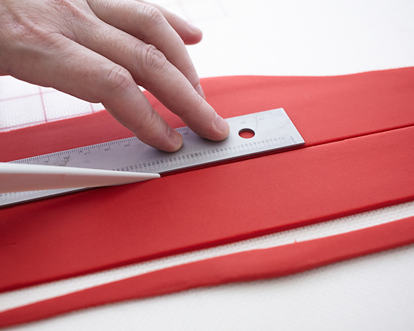 How to make a Valentine's Chocolate Candy Box Cake | by Cakegirls on TheCakeBlog.com