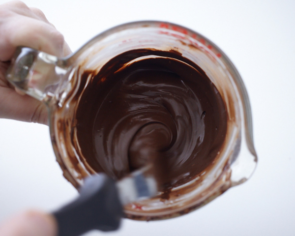 How to make a Valentine's Chocolate Candy Box Cake | by Cakegirls on TheCakeBlog.com