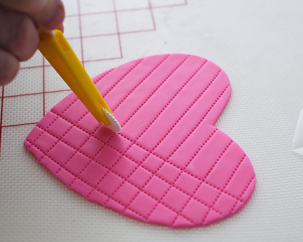 How to make a Valentine's Chocolate Candy Box Cake | by Cakegirls on TheCakeBlog.com